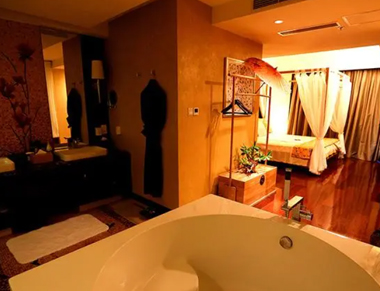 南京秦淮养生会所的黄昏恋：当爱情遇上八十岁